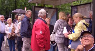 Warten auf den Bus