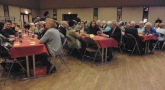 Der Saal ist gut besetzt